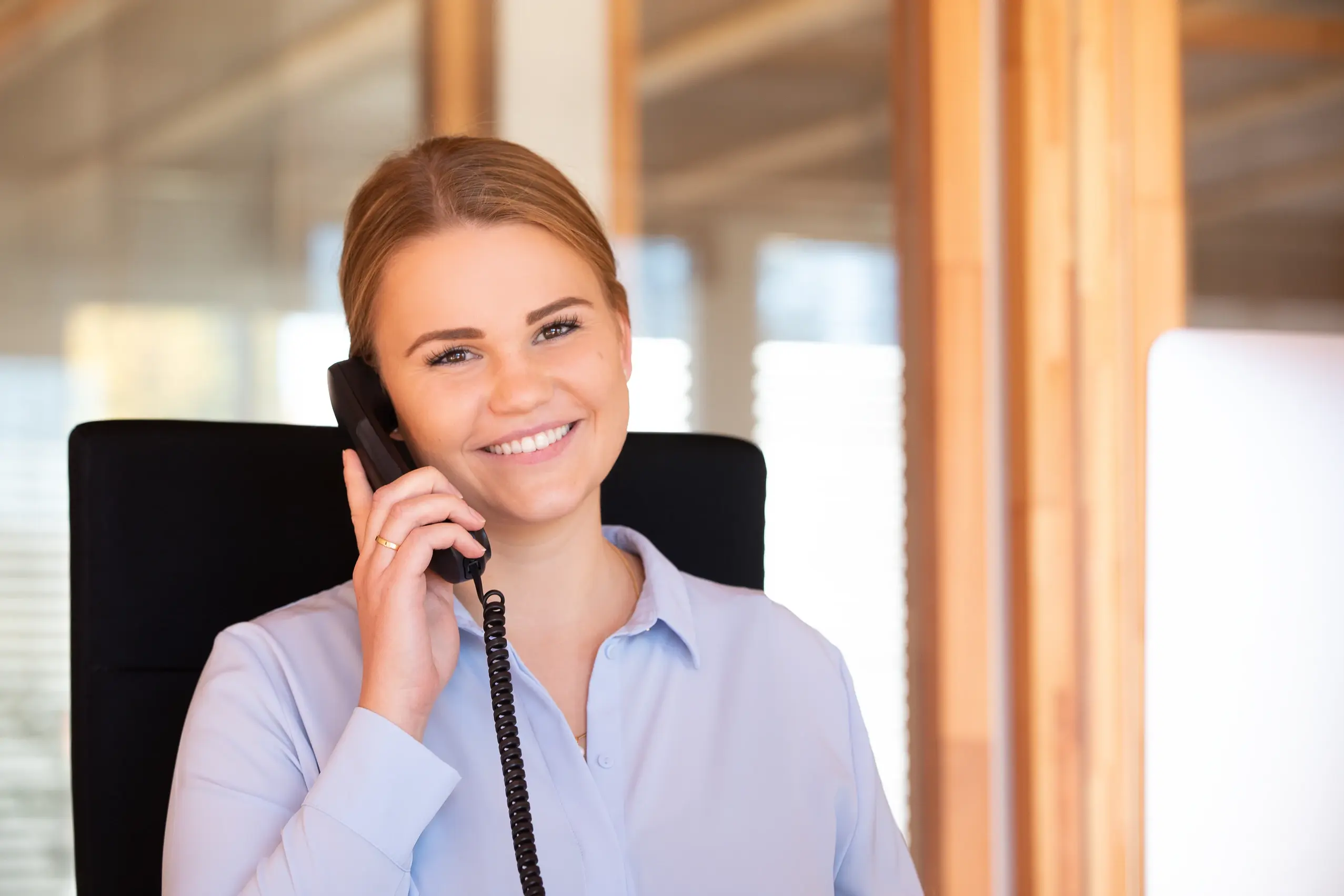 Bestellannahme - Mitarbeiterin am Telefon