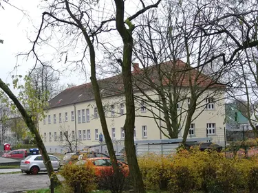 Außenbild eines sanierten Kindergartens