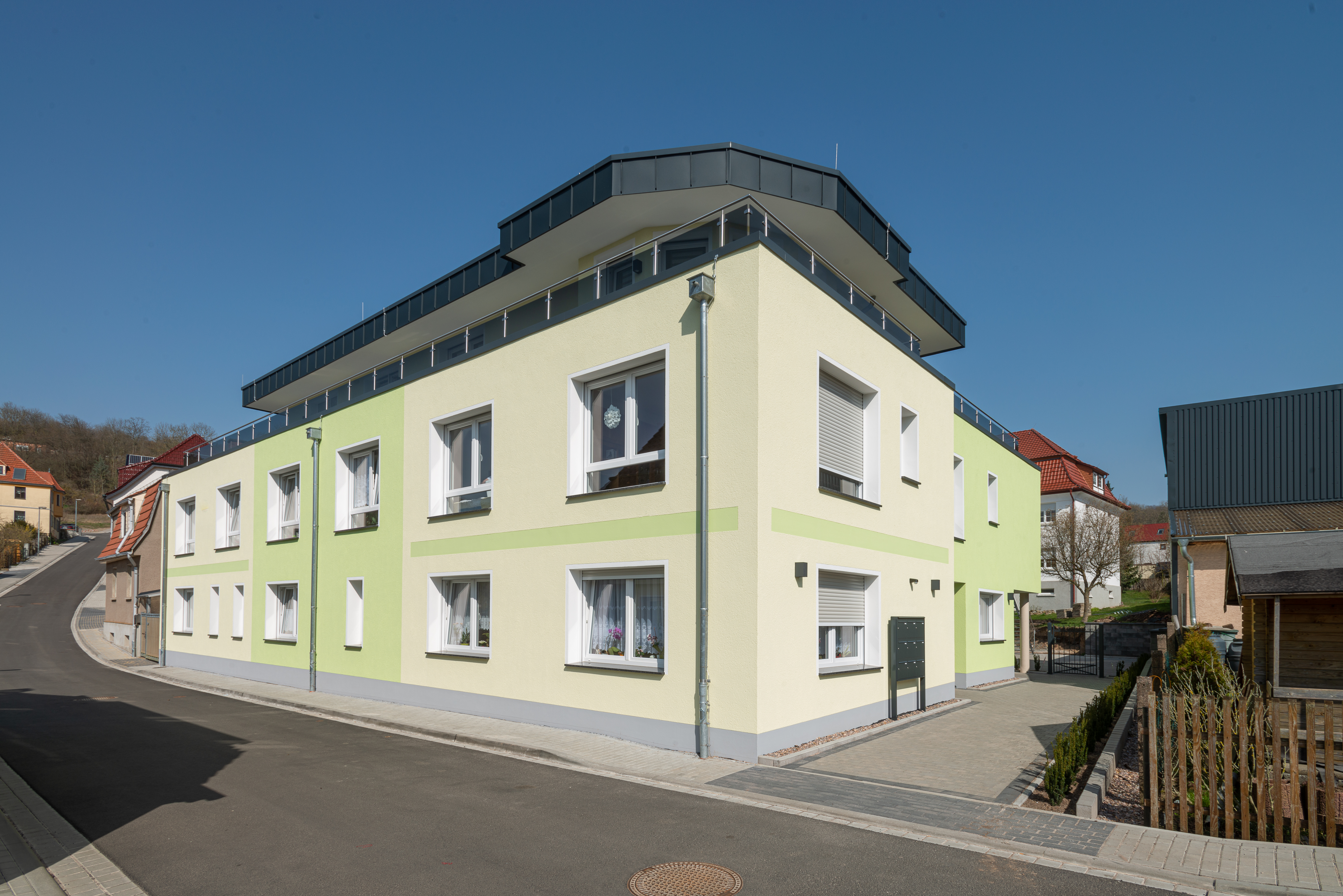 Ein neu renoviertes Haus mit WDV-Systemen