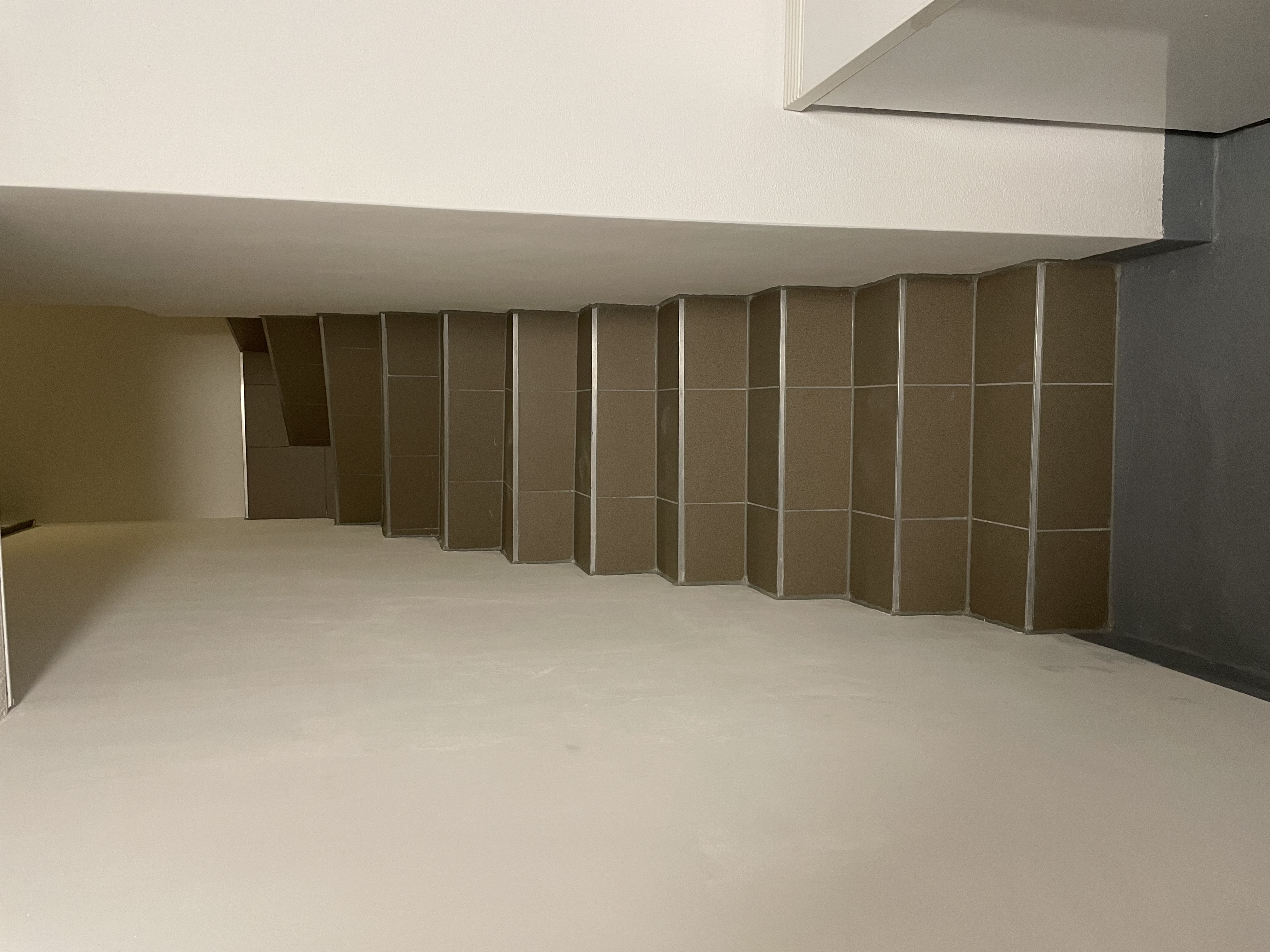 Sanierte Kellertreppe mit Hilfe unseres Sanierputzes