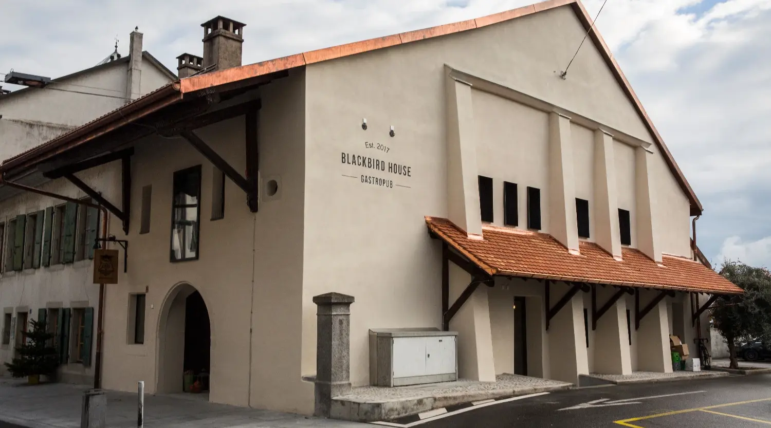 Restaurant «La Débridée» Sanierung Rolle fixit 222 aerogel
