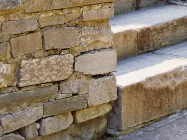 Steinmauer im äußeren Bereich