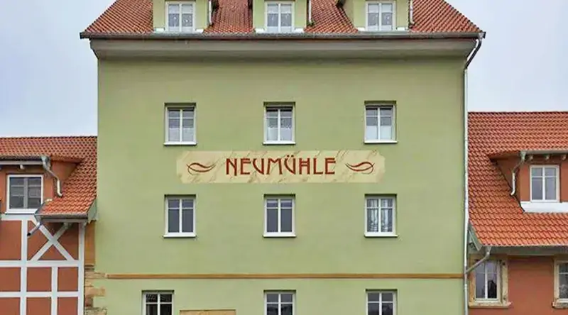 Lime plasters, lime insulation plasters, and foam mortar for the Old Mill in Neukunststadt