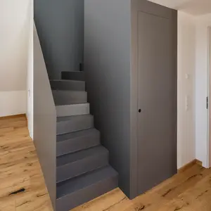 Im Dachgeschoss wurden Dach- und Spitzboden durch eine neue Treppe miteinander verbunden.